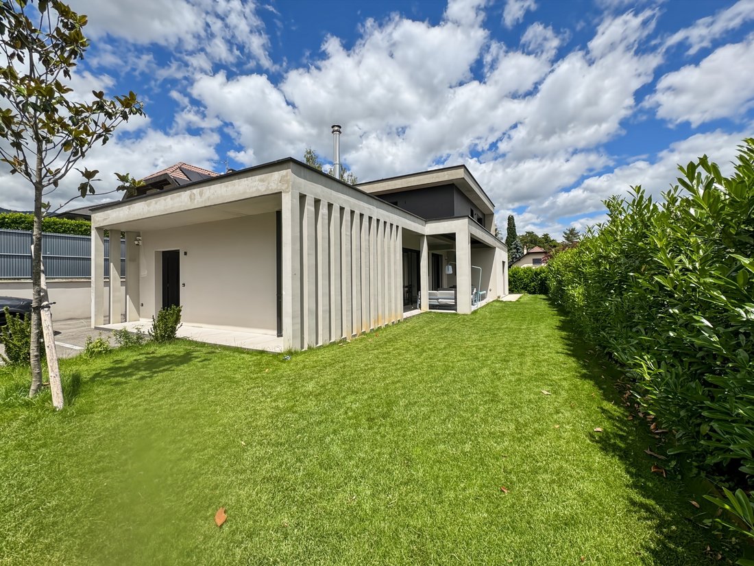 Maison à Divonne-les-Bains, Auvergne-Rhône-Alpes, France 2 - 18307052