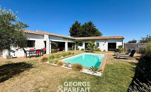 House in La Flotte, Nouvelle-Aquitaine, France 1