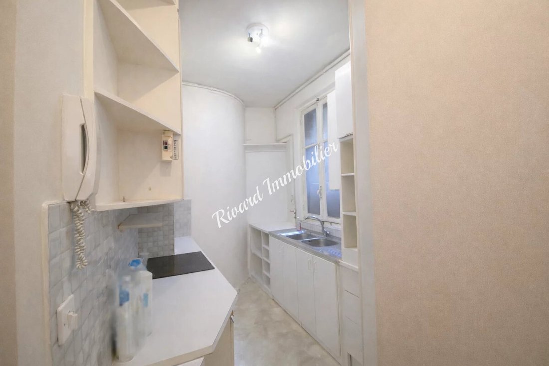Apartment in Pereire-Malesherbes, Paris 17e Arrondissement, Paris 4 - 18098774