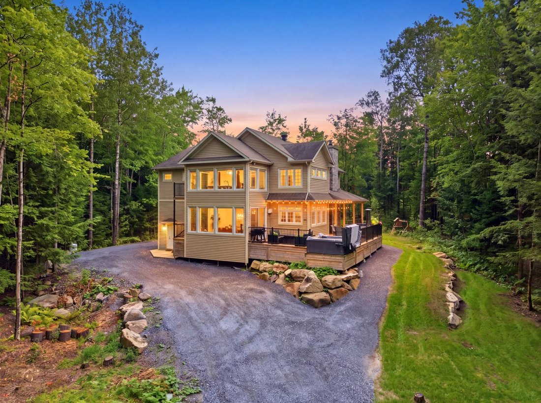 House in Sainte-Catherine-de-Hatley, Quebec, Canada 1 - 17386434