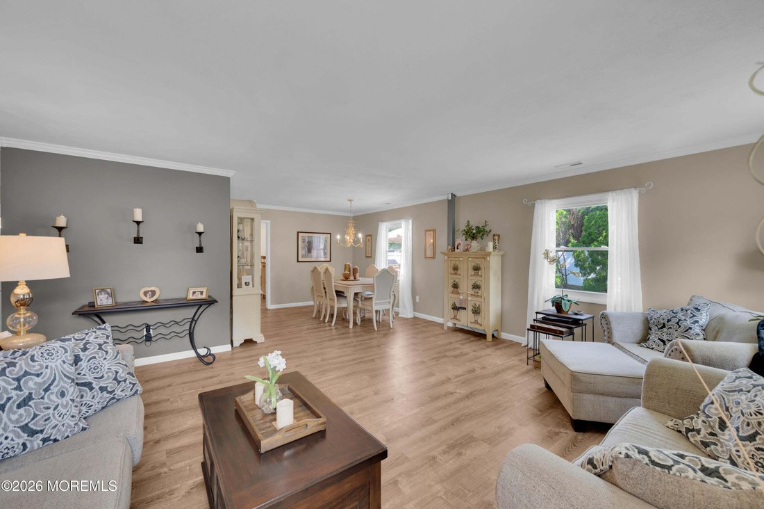 House in Manalapan Township, New Jersey, United States 5 - 18618405