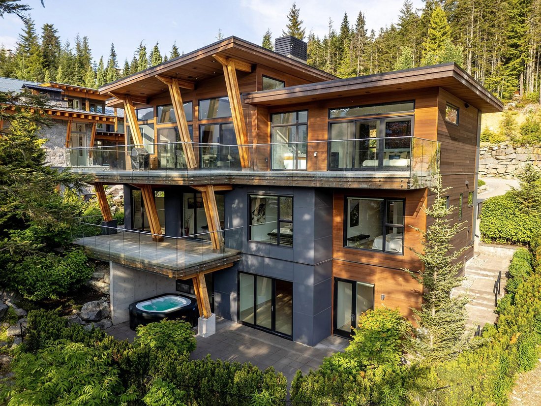 House in Whistler, British Columbia, Canada 1 - 18619642