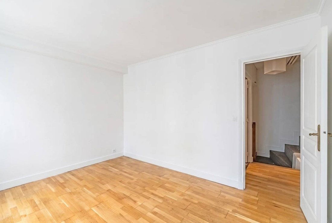 Apartment in Pereire-Malesherbes, Paris 17e Arrondissement, Paris 5 - 18008906