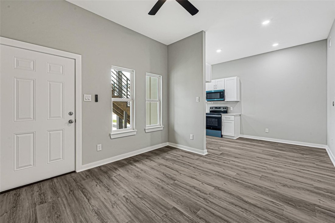Houston, Texas, United States 5 - 18075803