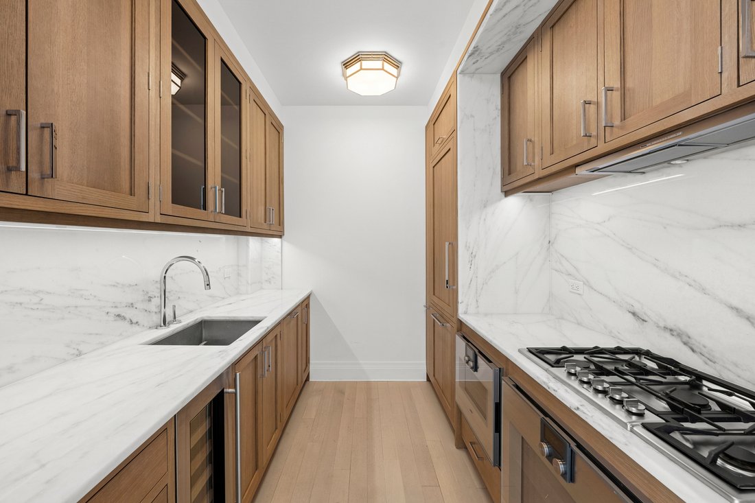 New York, New York, United States 5 - 18622279