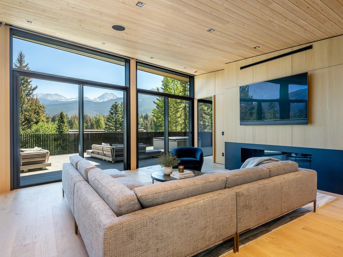 House in Whistler, British Columbia, Canada 5 - 18619656