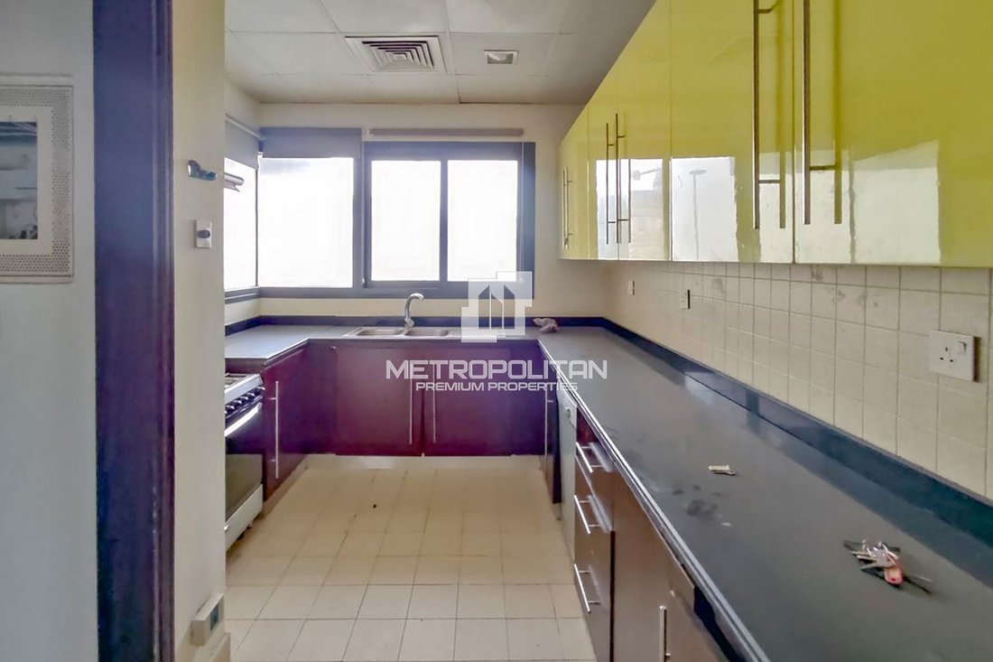 Townhouse in JVC / Jumeirah Village Circle, Dubai, United Arab Emirates 3 - 18616280
