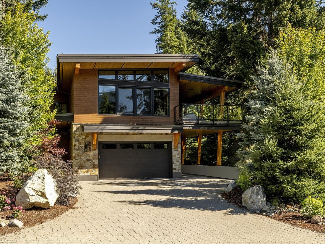 House in Whistler, British Columbia, Canada 1 - 18619632