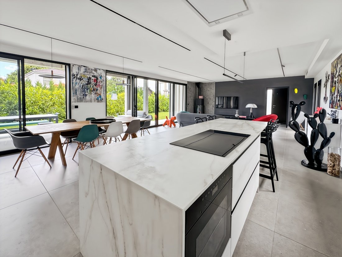 Maison à Divonne-les-Bains, Auvergne-Rhône-Alpes, France 3 - 18307052
