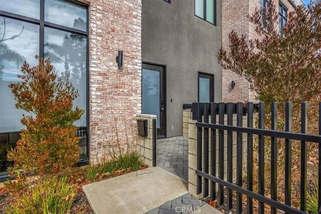 Condo in Costa Mesa, California, United States 1 - 17693856