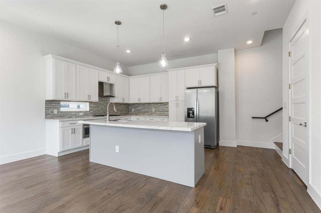 Condo in Dallas, Texas, United States 2 - 18618933