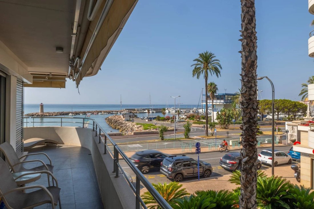 Appartement à Menton, Provence-Alpes-Côte d'Azur, France 2 - 18366276