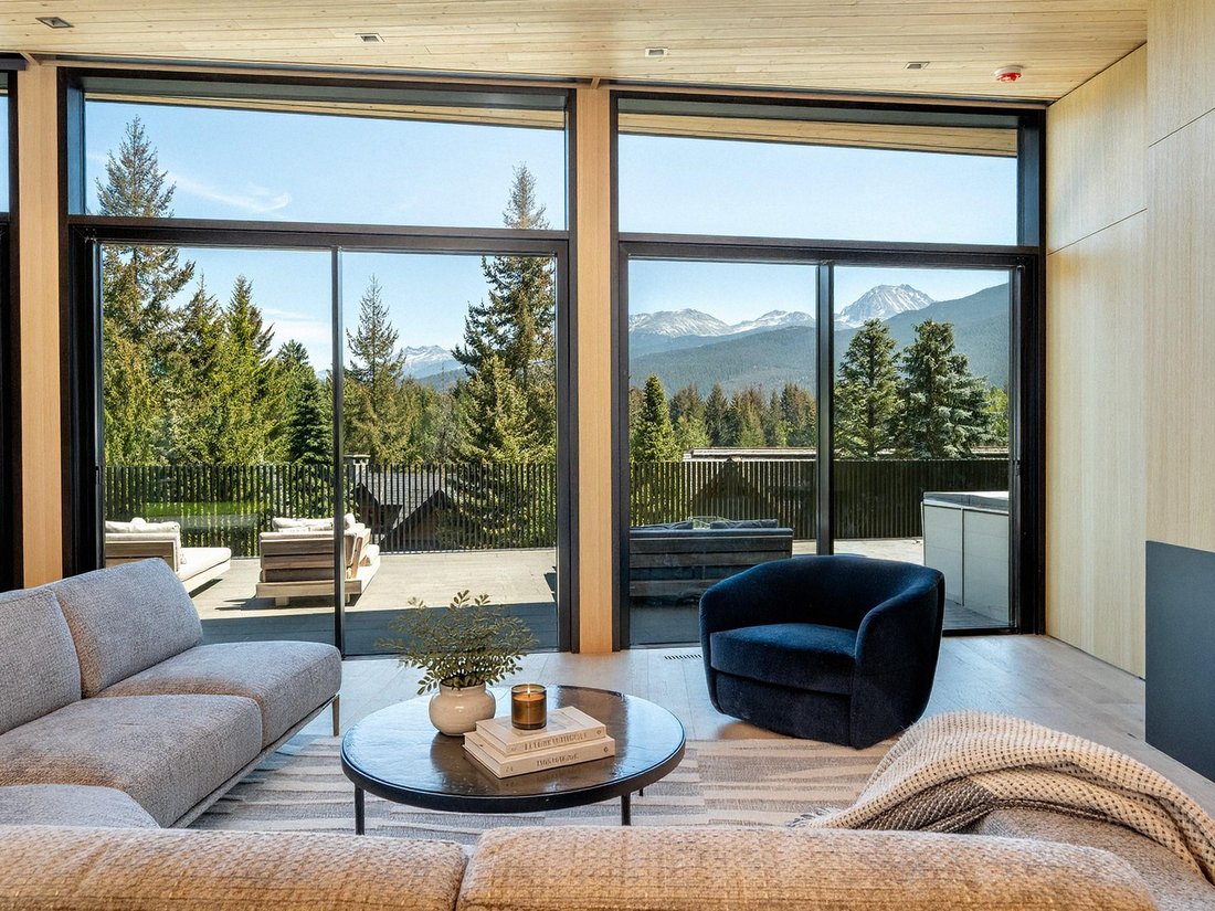 House in Whistler, British Columbia, Canada 2 - 18619656