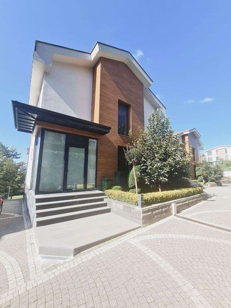 Villa in Zekeriyaköy, İstanbul, Turkey 1 - 18621395