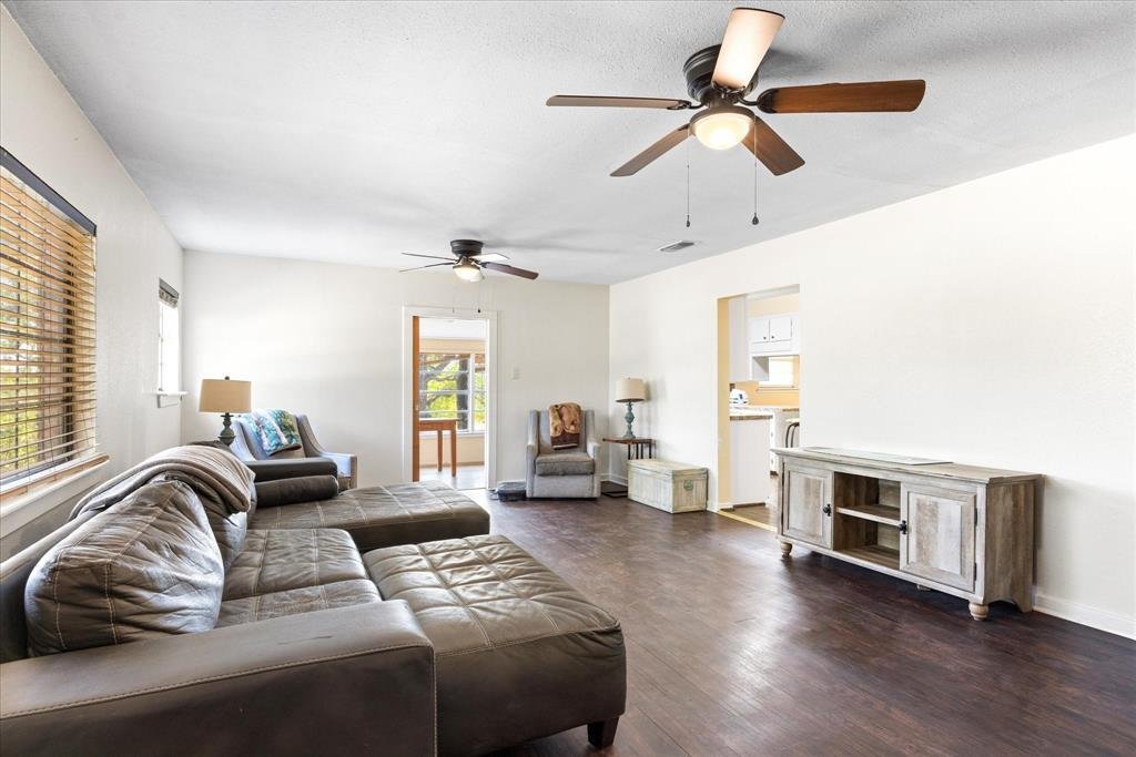 Stephenville, Texas, United States 3 - 18618920
