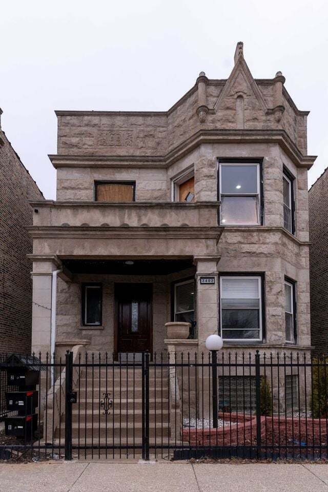 Chicago, Illinois, United States 1 - 18618586