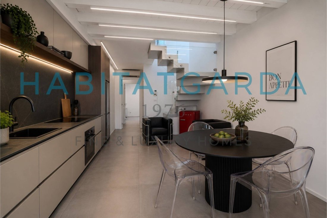 Apartment in Historic Center, Desenzano del Garda, Lombardy 3 - 18504709