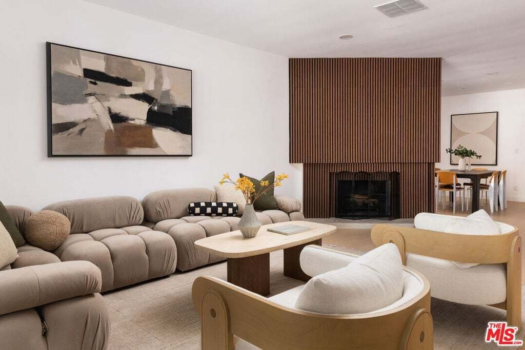 Condo in Los Angeles, California, United States 4 - 18618353