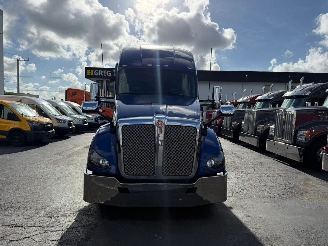 2020 Kenworth T600 T680 Aerodynamic in Miami, FL, United States 2 - 18619278