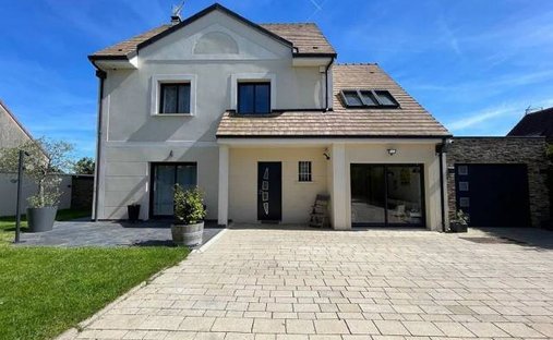 House in Chevry-Cossigny, Ile-de-France, France 1