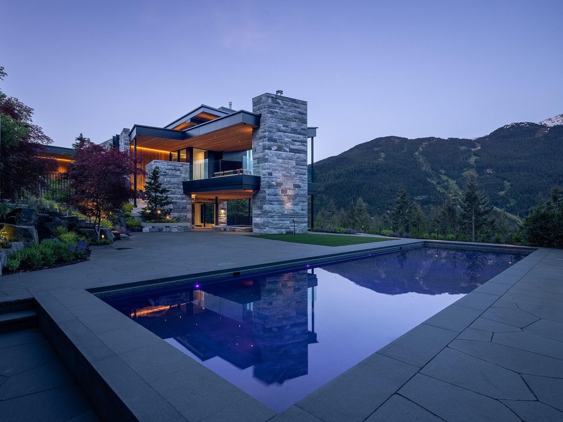 House in Whistler, British Columbia, Canada 2 - 18619637
