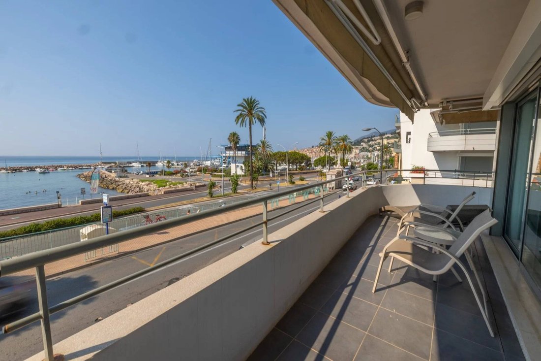 Appartement à Menton, Provence-Alpes-Côte d'Azur, France 1 - 18366276