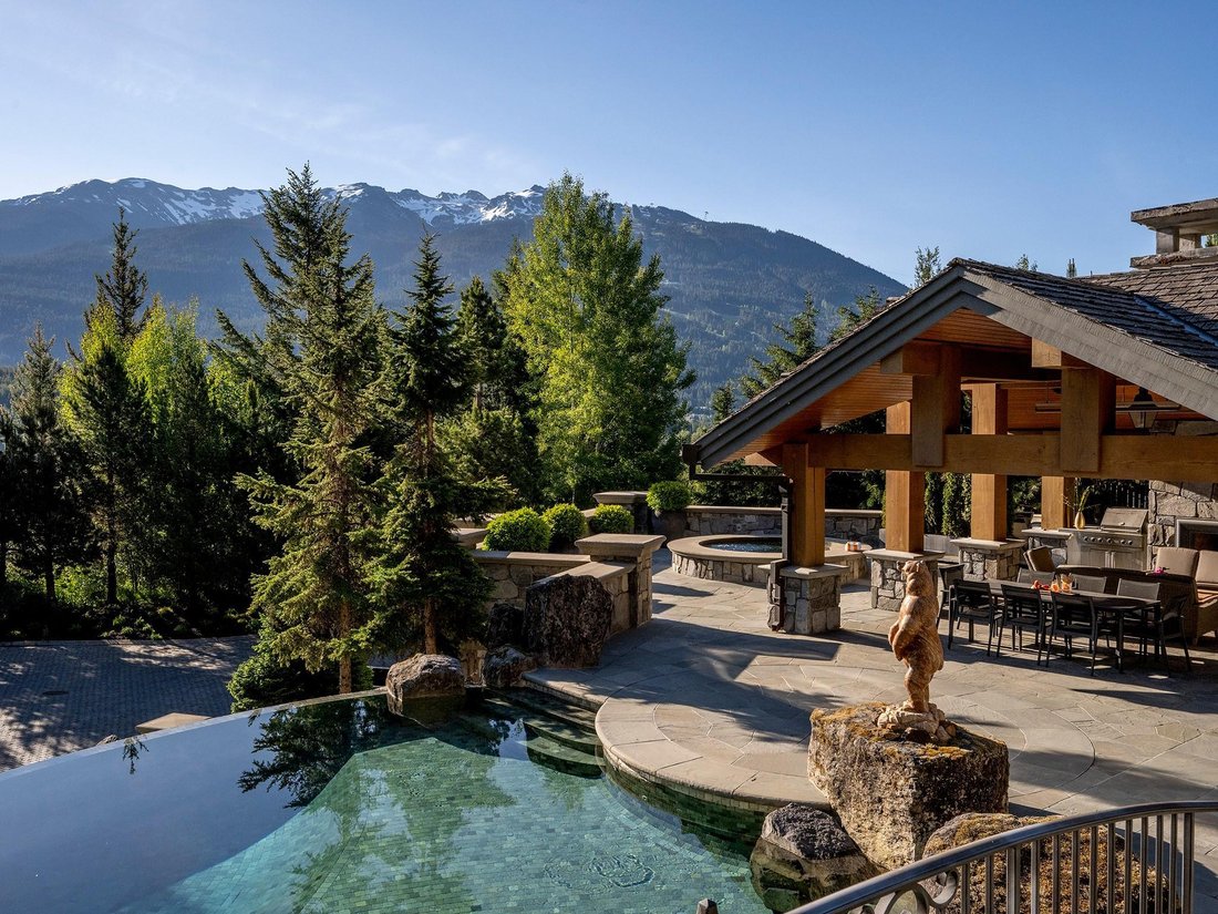 House in Whistler, British Columbia, Canada 3 - 18619603