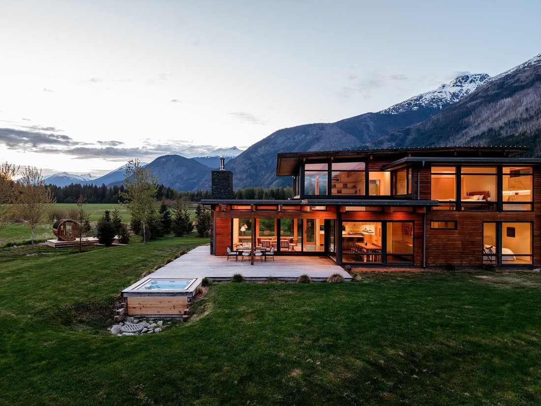 House in Pemberton, British Columbia, Canada 1 - 18619608
