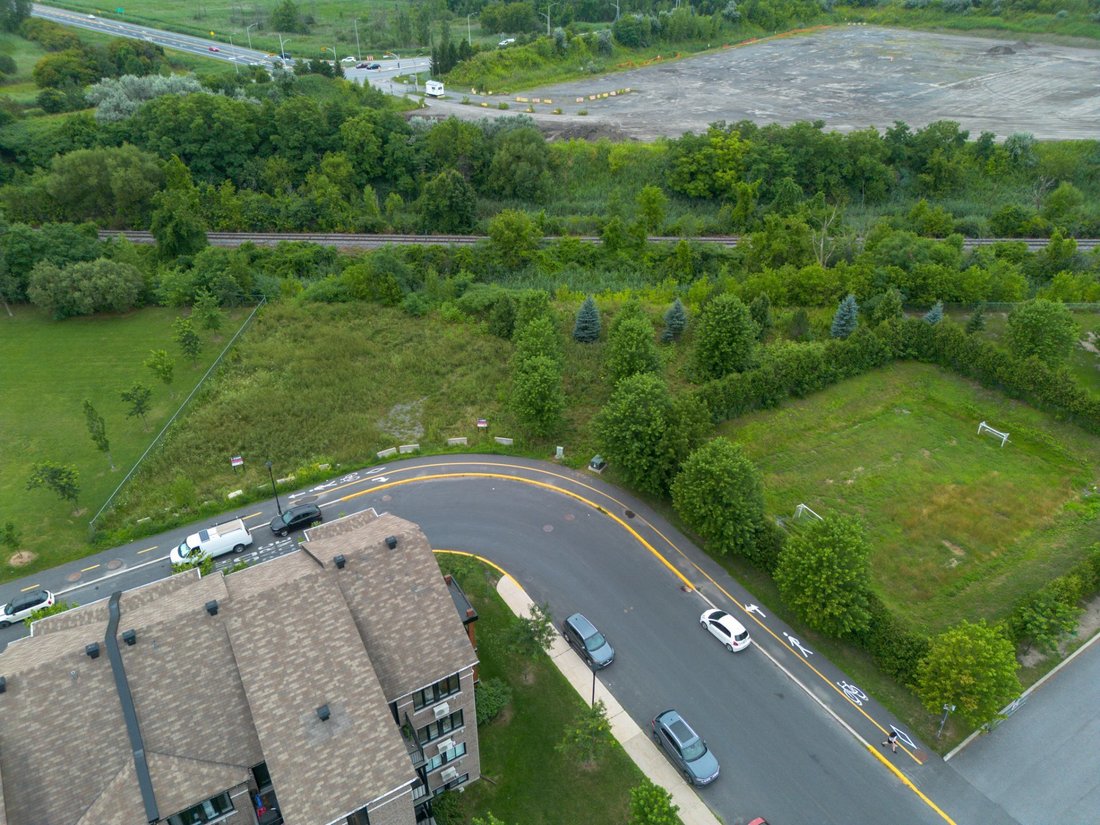 Terreno en Brossard, Quebec, Canadá 5 - 17390937