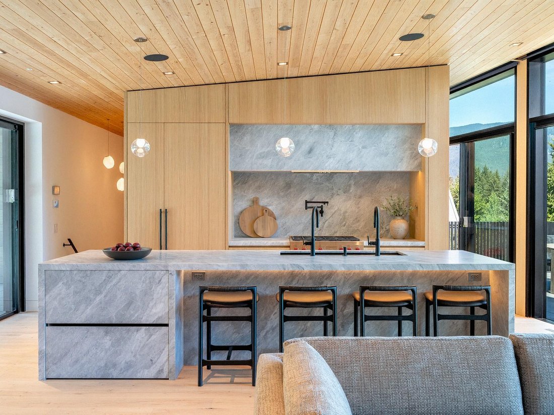 House in Whistler, British Columbia, Canada 3 - 18619656