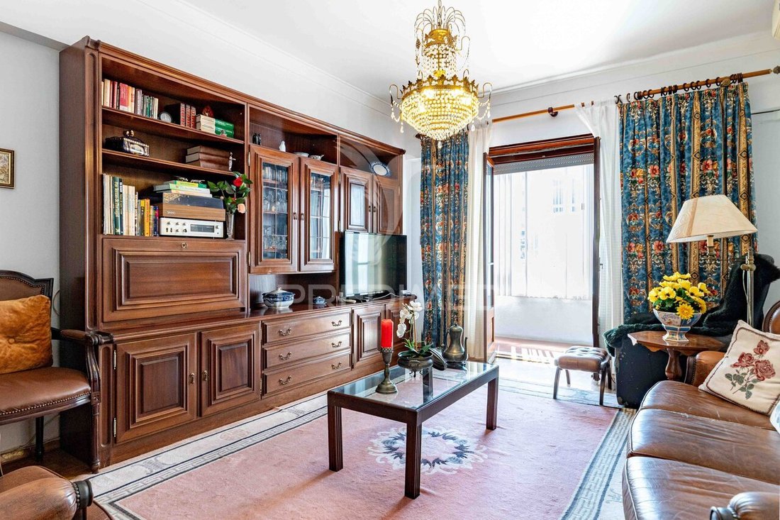 Apartment in Moscavide e Portela, Lisbon, Portugal 2 - 18616075