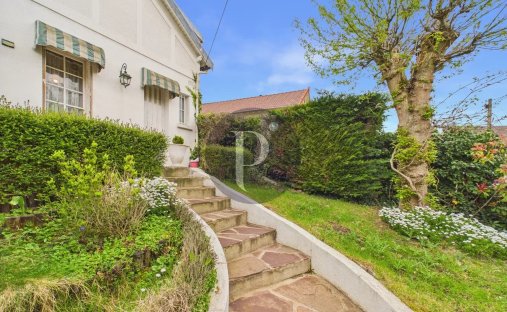 House in Bois de Verrieres-Vaupereux, Verrières-le-Buisson, France 1