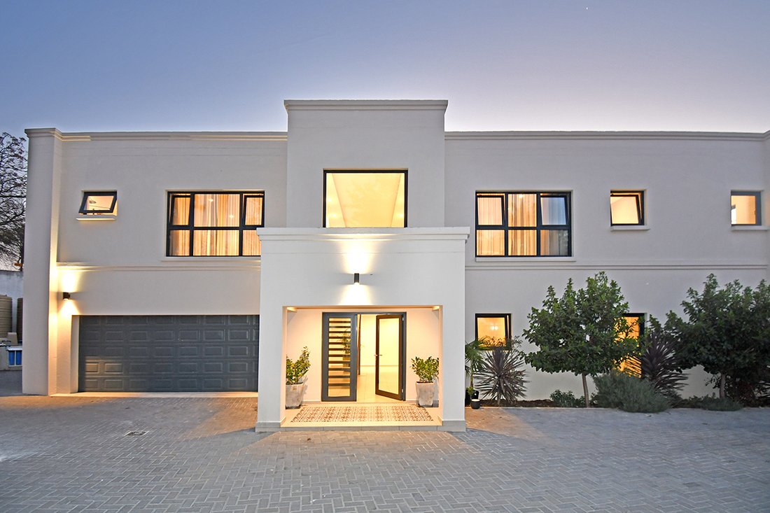 House in Broadacres, Gauteng, South Africa 1 - 18618006