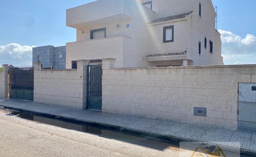 Villa in La Manga del Mar Menor, San Javier, Región de Murcia 1