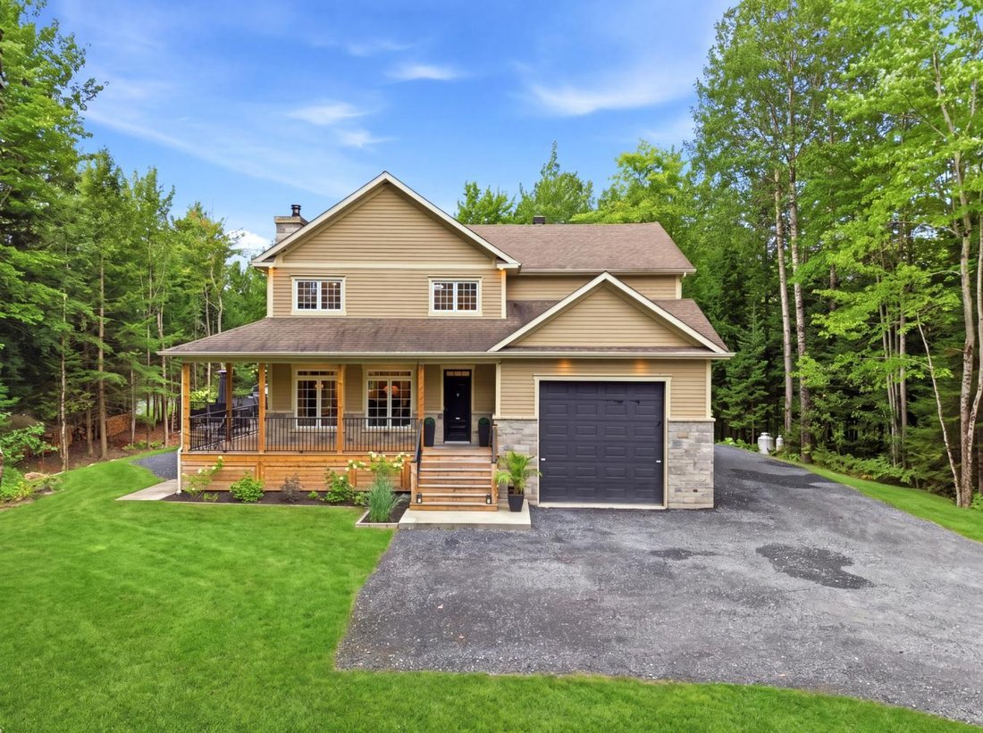 House in Sainte-Catherine-de-Hatley, Quebec, Canada 2 - 17386434