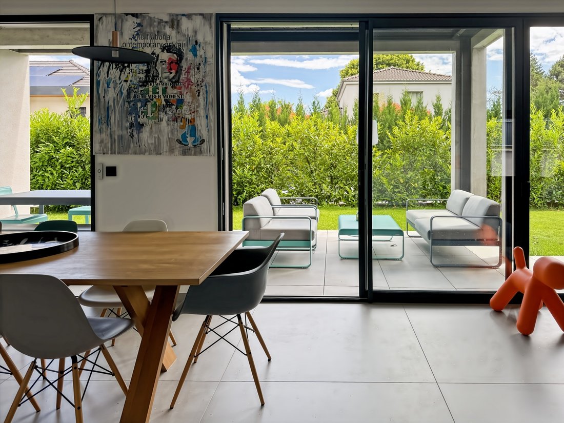 Maison à Divonne-les-Bains, Auvergne-Rhône-Alpes, France 1 - 18307052