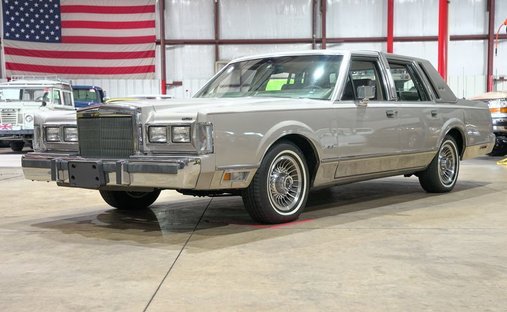 “Classy Panther Platform” in Grand rapids, United States 1