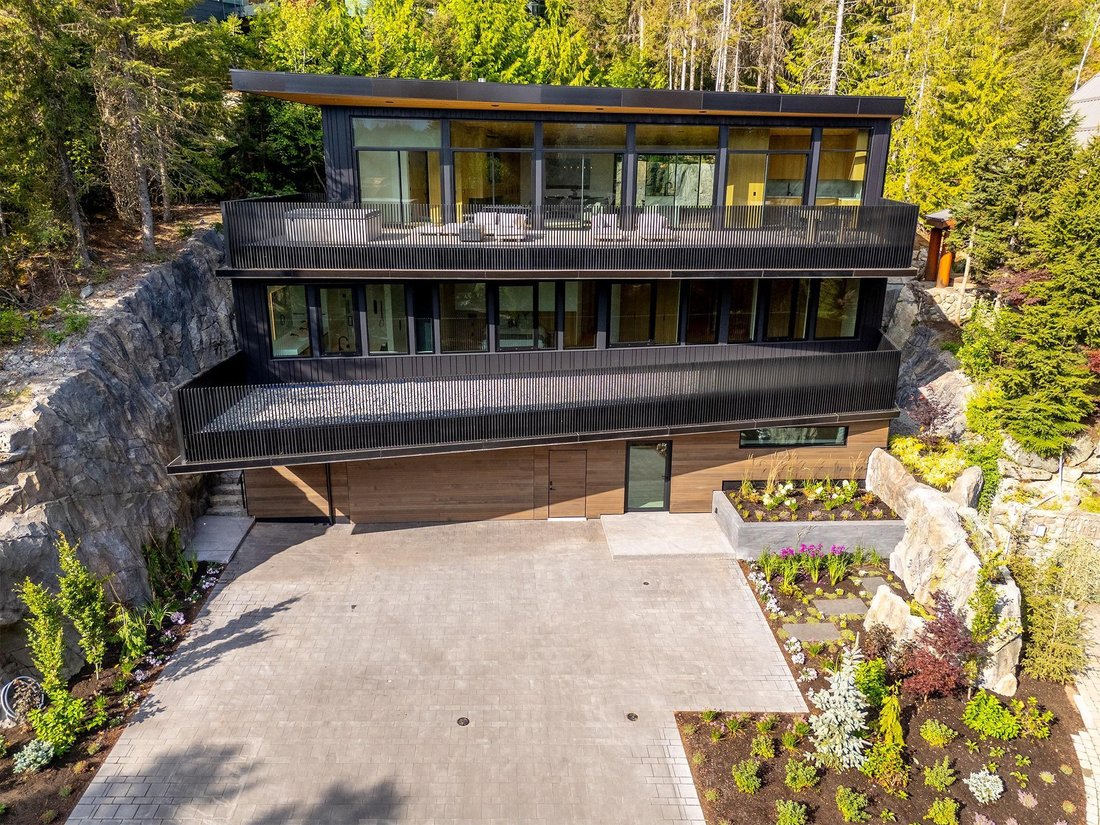 House in Whistler, British Columbia, Canada 1 - 18619656