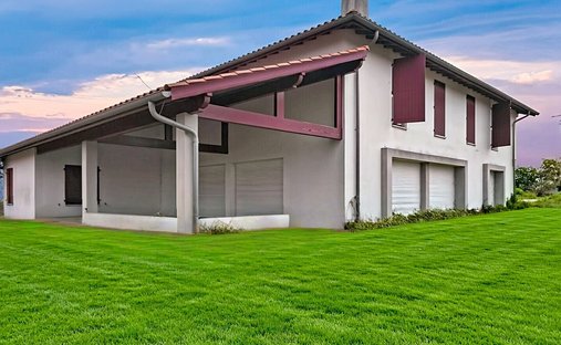 Villa in Orsanco, Nouvelle-Aquitaine, France 1