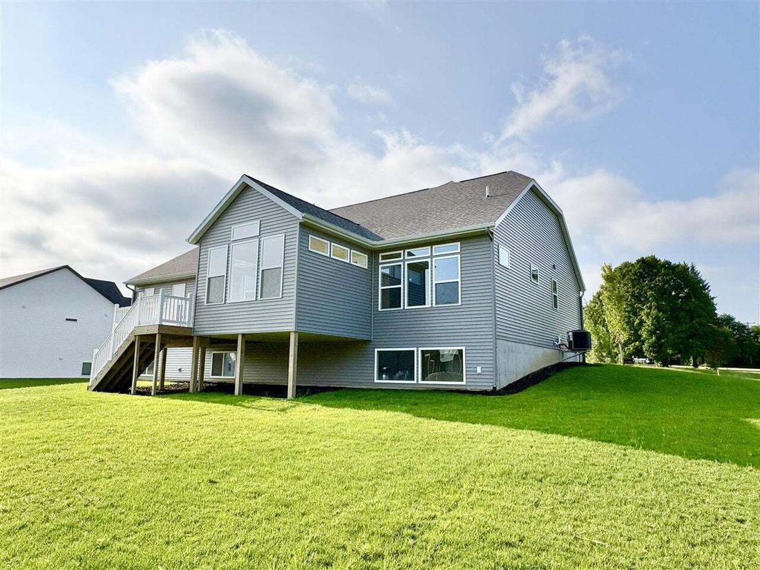 House in Byron Center, Michigan, United States 3 - 18307638