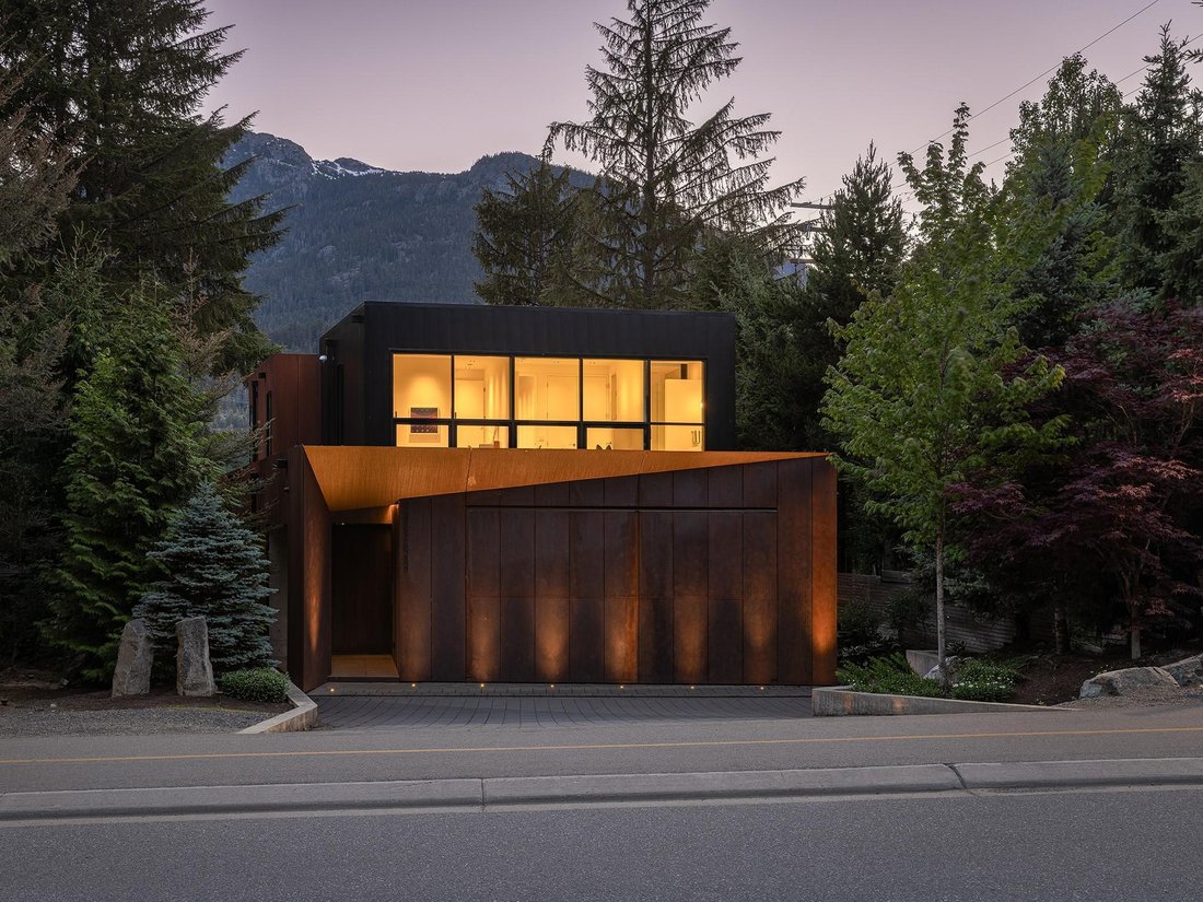 House in Whistler, British Columbia, Canada 3 - 18619624