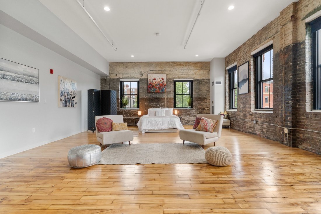 Condo in Boston, Massachusetts, United States 1 - 18623913
