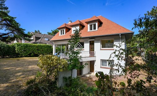 Villa in Zone Industrielle-Forêt, Le Touquet-Paris-Plage, France 1