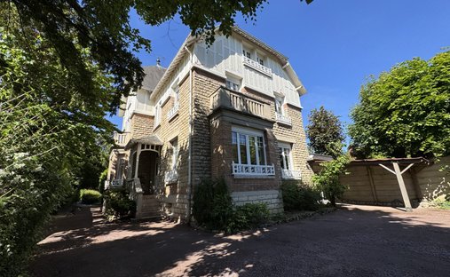 House in Cathédrale, Troyes, France 1