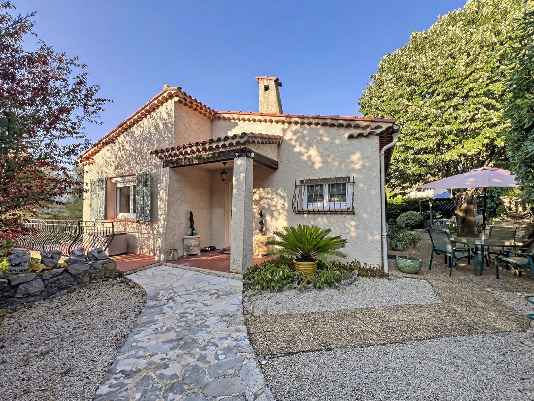 Villa in Châteauneuf-Grasse, Provence-Alpes-Côte d'Azur, France 3 - 18593951