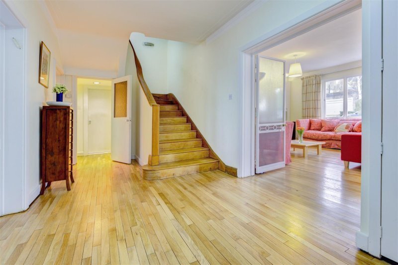 House in Hampstead Garden Suburb, Barnet, England 2 - 17689558