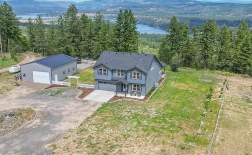 House in Nine Mile Falls, Washington, United States 1