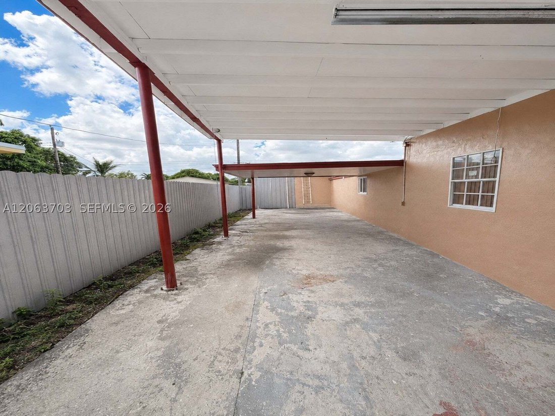 House in Hialeah, Florida, United States 4 - 18568892