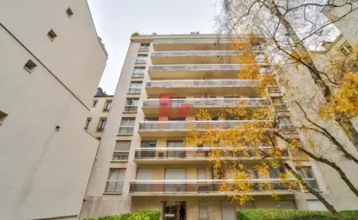 Apartment in Espaces Jeunes, Issy-les-Moulineaux, France 1