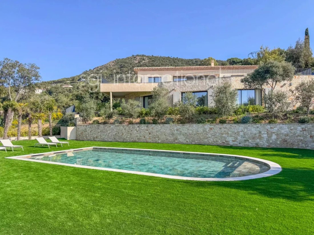 House in Grimaud, Provence-Alpes-Côte d'Azur, France 4 - 17796191